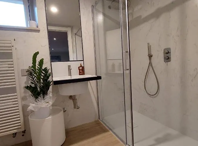 Luxury Orizzonti - Regarda Travel Willa Bardolino